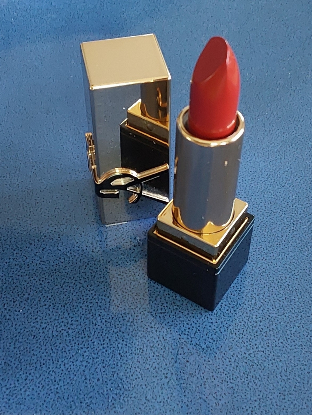 YSL ROUGE PUR COUTURE SATIN ROGUE MUSE LIPSTICK - Picture 3 of 3